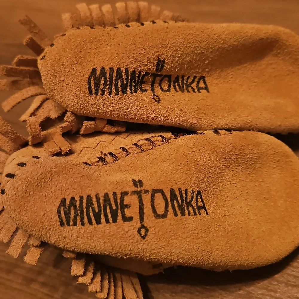 Minnetonka Riley Bootie/moccasin Size 2